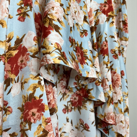 NWT - Lulu’s high-low, light blue with floral print maxi skirt. NEW! - Picture 6 of 11
